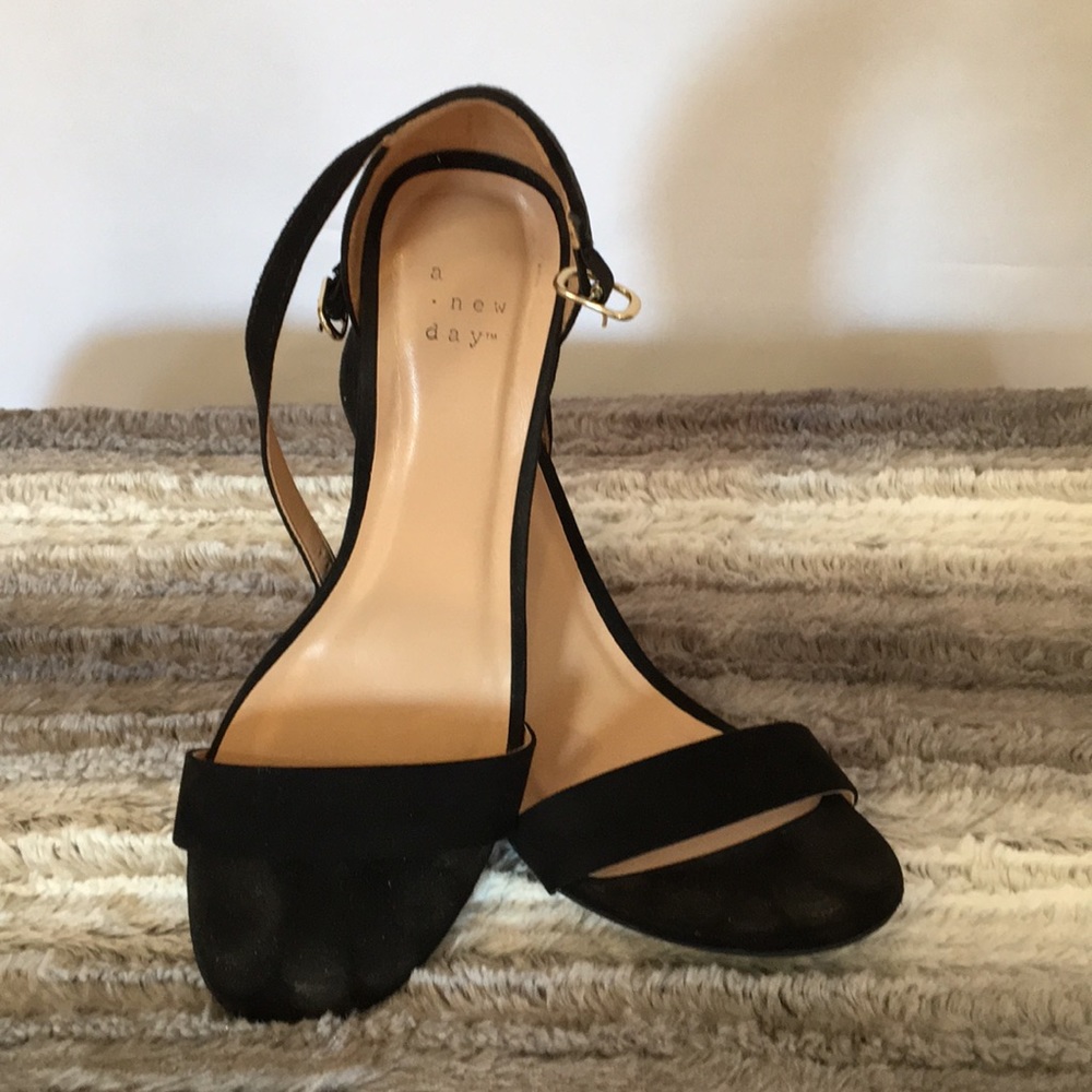 Size 8 A New Day black heels
